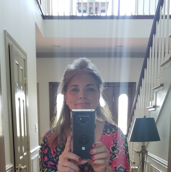 Meet your Posher, Sharon - Picture 2 of 2